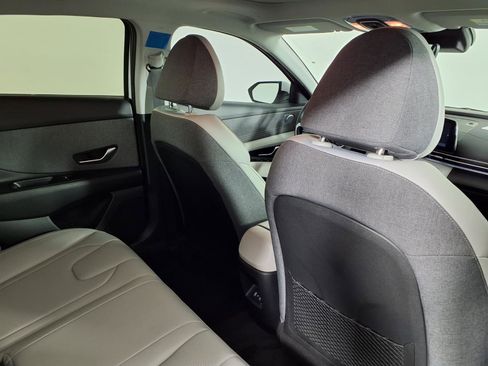 Certified 2024 Hyundai Elantra Limited image 11