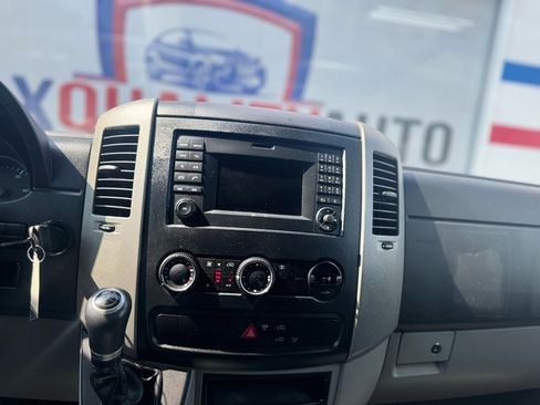 Used 2018 Mercedes-Benz Sprinter 2500 image 37