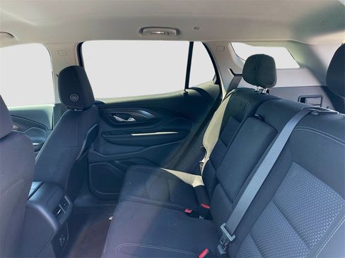 Used 2022 GMC Terrain SLE w/ Driver Convenience Package image 19