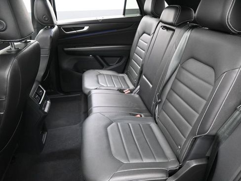 Used 2024 Volkswagen Atlas Cross Sport SEL AWD/4WD image 28
