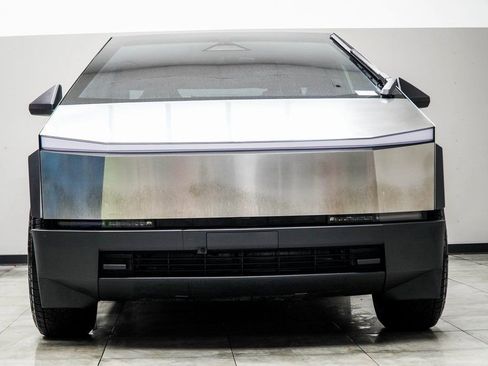 Used 2025 Tesla Cybertruck AWD Crew Cab image 10