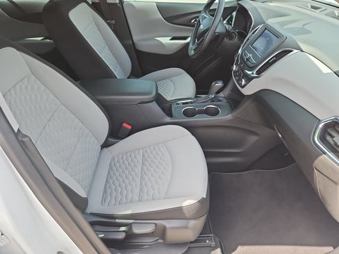 Used 2021 Chevrolet Equinox LS FWD image 13