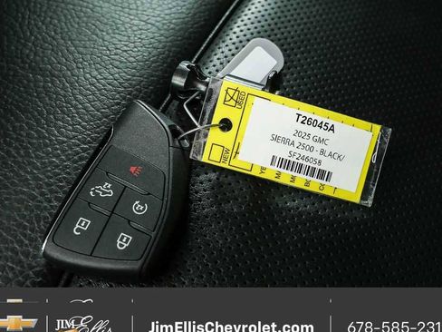 Used 2025 GMC Sierra 2500 Denali image 37