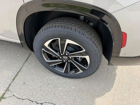 New 2026 Buick Enclave Sport Touring w/ Super Cruise Package image 7