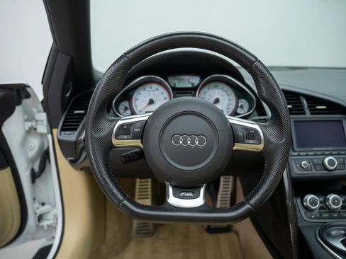 Used 2011 Audi R8 V10 image 34