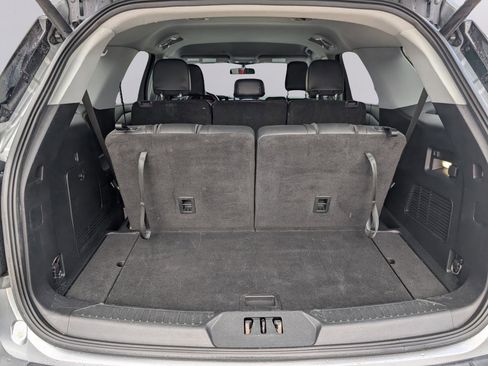 Used 2022 Ford Explorer XLT w/ Equipment Group 202A image 35