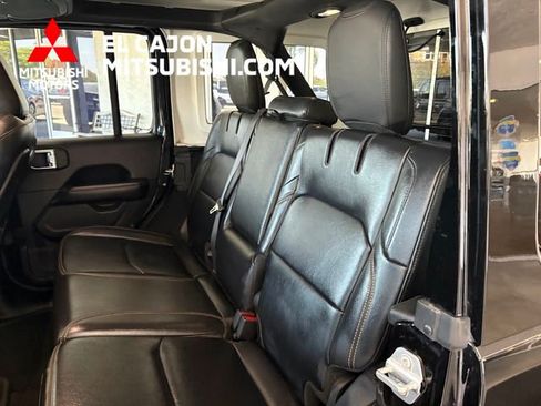 Used 2025 Jeep Wrangler Unlimited Sahara AWD/4WD image 13
