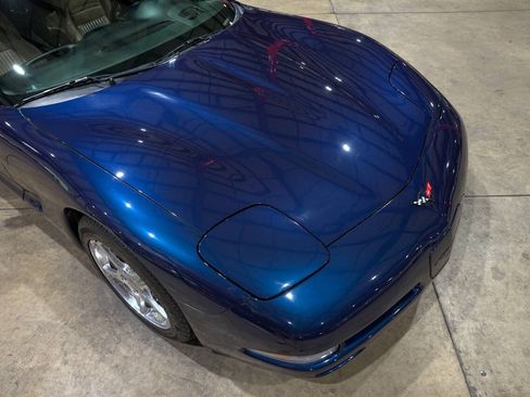 Used 2000 Chevrolet Corvette Convertible w/ Memory Pkg RWD image 32