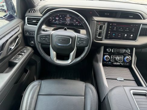 Used 2024 GMC Yukon XL Denali w/ Denali Reserve Package AWD/4WD image 17