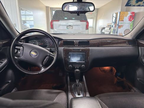 Used 2014 Chevrolet Impala LT w/ LT Sunroof Package FWD image 13