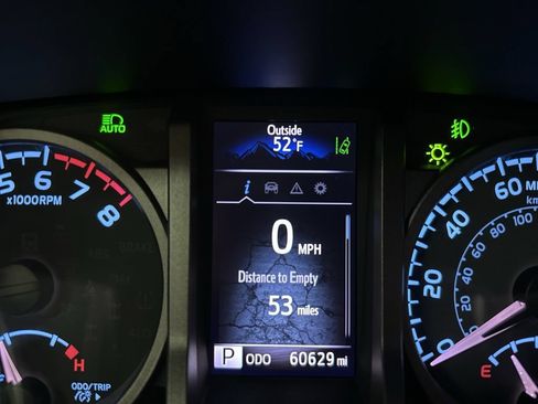 Used 2022 Toyota Tacoma TRD Off-Road w/ Technology Package AWD/4WD image 26