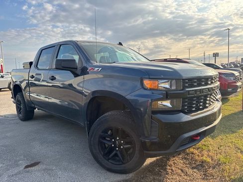 Used 2020 Chevrolet Silverado 1500 Custom Trail Boss w/ Custom Convenience Package image 3