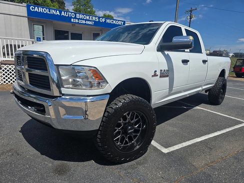 Used 2014 RAM 2500 Tradesman w/ Chrome Appearance Group image 2