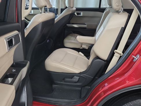 Used 2020 Ford Explorer XLT w/ Equipment Group 202A image 13