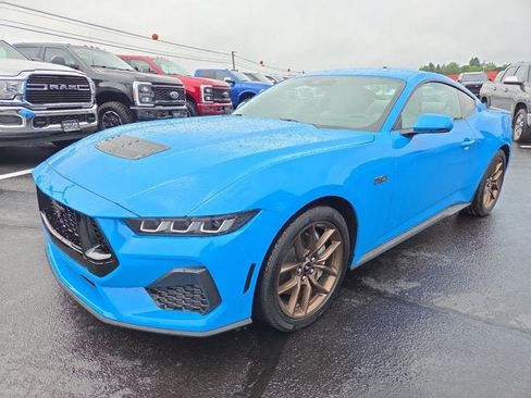 Used 2025 Ford Mustang GT Premium RWD image 2