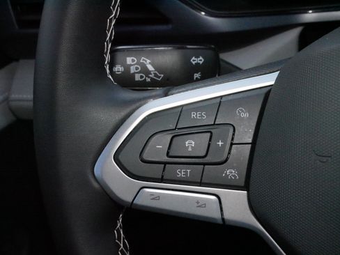 Used 2024 Volkswagen Taos SE image 26