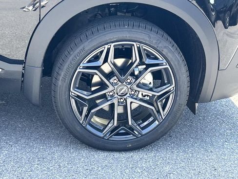 New 2026 Nissan Kicks SR w/ SR Premium Package FWD image 9