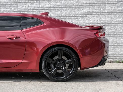 Used 2016 Chevrolet Camaro SS RWD image 12