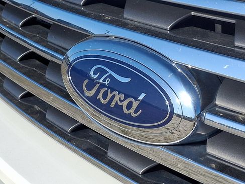 Used 2020 Ford Expedition Max XLT w/ Equipment Group 202A AWD/4WD image 4