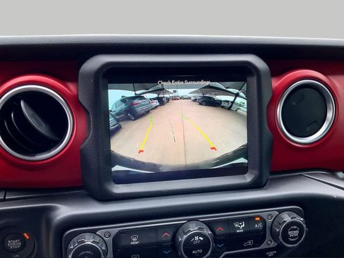 Used 2023 Jeep Wrangler Unlimited Rubicon AWD/4WD image 25