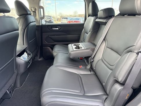 New 2026 Nissan Armada SV image 6