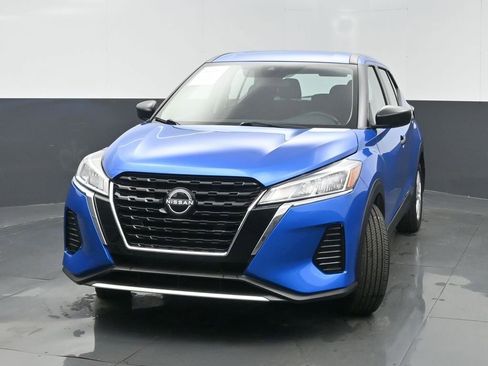 Used 2024 Nissan Kicks S image 3