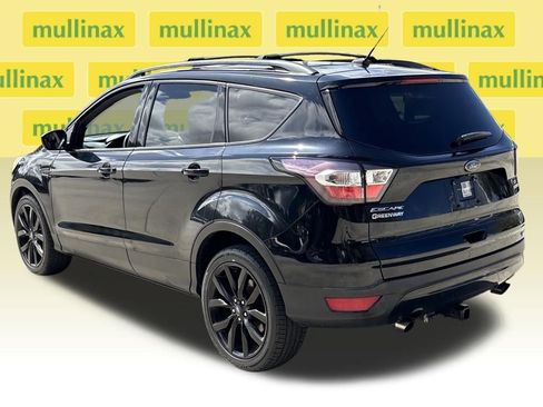 Used 2017 Ford Escape SE w/ SE Sport Appearance Package image 9