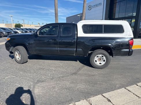 Used 2018 Toyota Tacoma SR w/ SR Convenience Package image 10