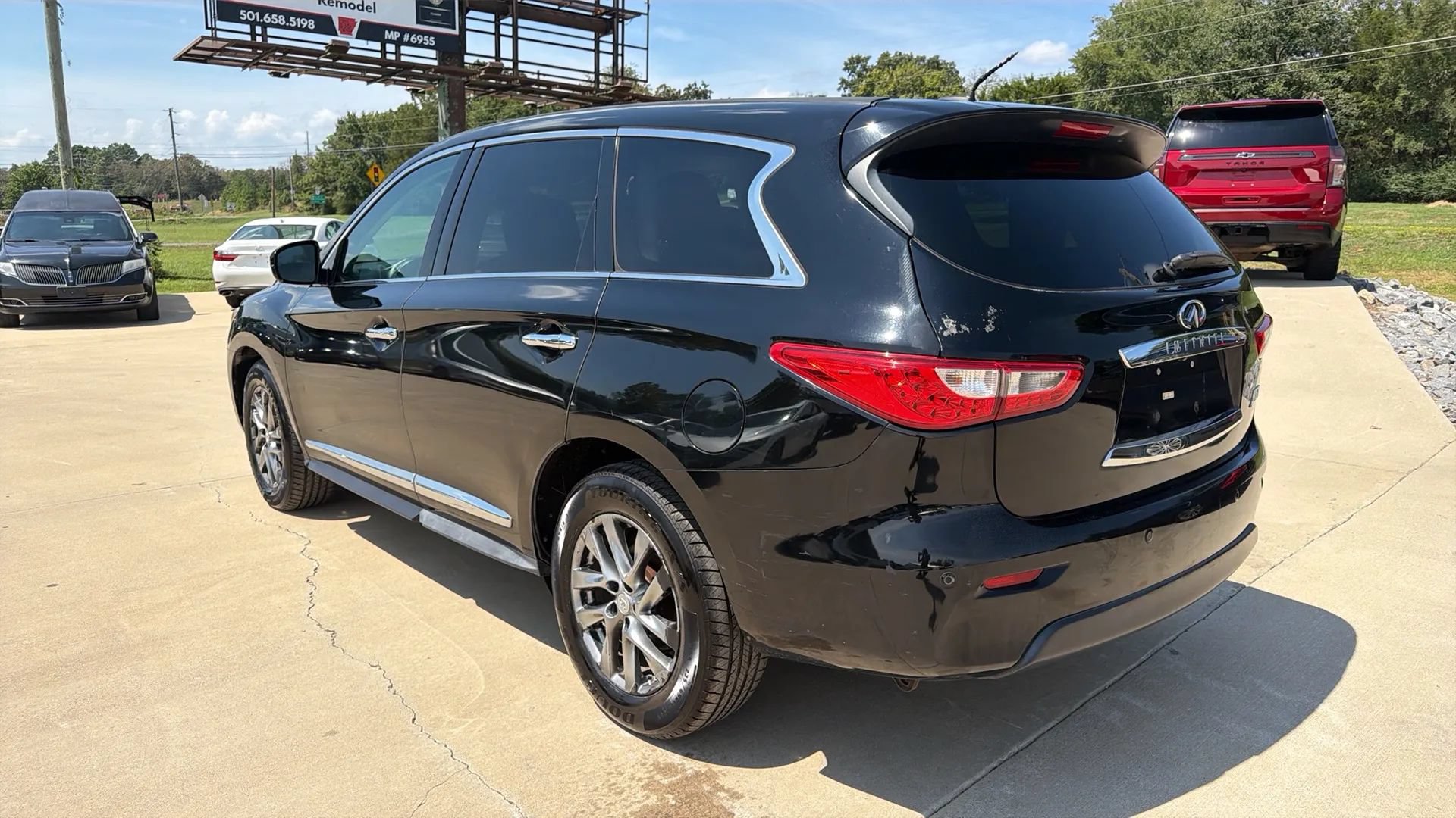 Used 2013 INFINITI JX35 AWD w/ Premium Pkg image 6