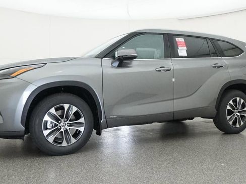 New 2026 Toyota Highlander XLE AWD/4WD image 18