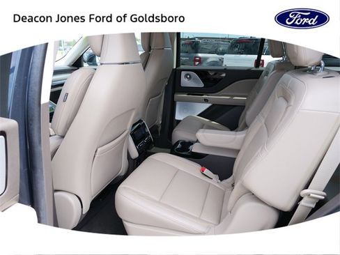 Used 2023 Lincoln Aviator Reserve w/ Equipment Group 201A image 14