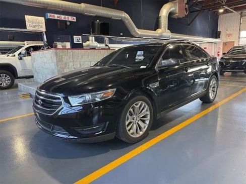 Used 2018 Ford Taurus Limited image 1