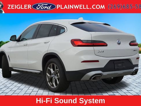 Used 2025 BMW X4 xDrive30i AWD/4WD image 3