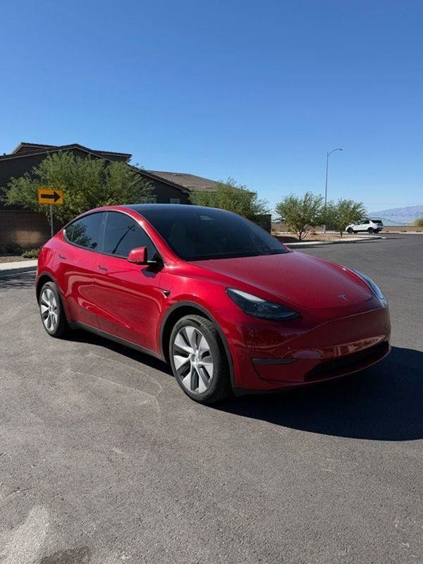 Used 2023 Tesla Model Y Long Range AWD/4WD image 2