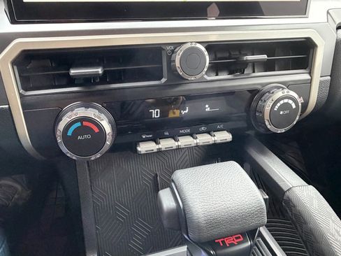 Used 2025 Toyota Tacoma TRD Off-Road image 20