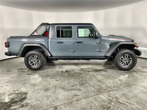 Used 2025 Jeep Gladiator Mojave w/ Safety Group image 9
