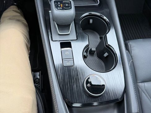 Used 2023 Nissan Rogue Platinum w/ Platinum Premium Package image 23