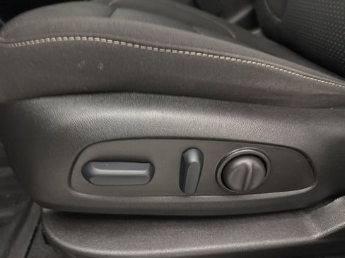 Used 2023 GMC Acadia SLE w/ Driver Convenience Package FWD image 23