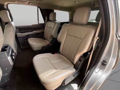 Used 2020 Ford Expedition XLT w/ Equipment Group 202A RWD image 21