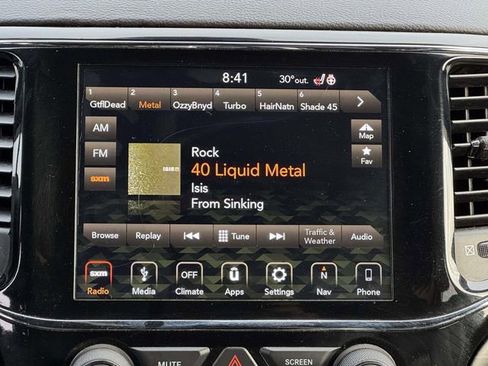 Used 2019 Jeep Grand Cherokee Altitude image 3