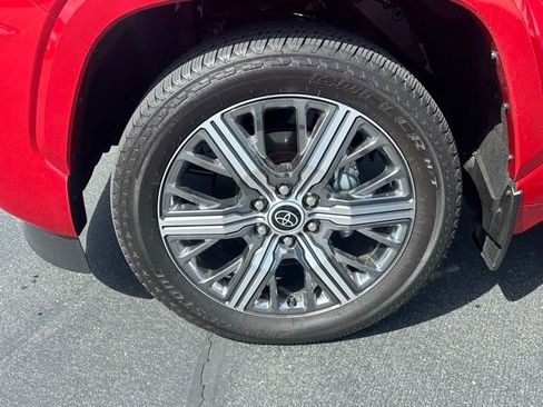 Used 2024 Toyota Sequoia Capstone AWD/4WD image 31