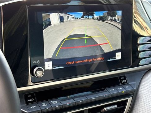 Used 2025 Toyota Camry SE image 24