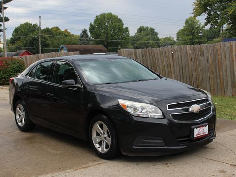 Used 2013 Chevrolet Malibu LT image 2