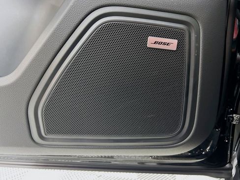 New 2026 Porsche Macan image 21