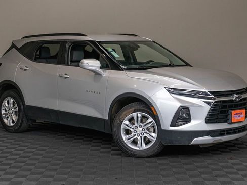 Used 2020 Chevrolet Blazer LT image 2