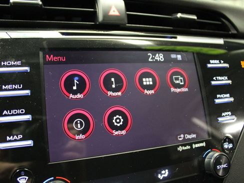 Used 2020 Toyota Camry LE image 15