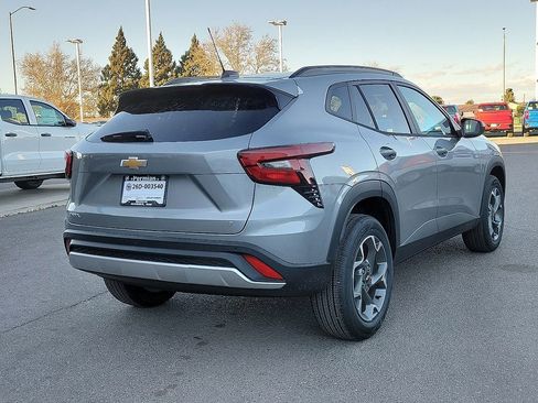 New 2026 Chevrolet Trax LT w/ Driver Confidence Package image 10