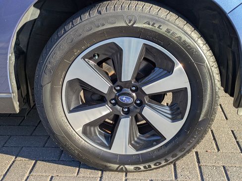 Used 2018 Subaru Forester 2.5i Premium w/ All-Weather Package image 12