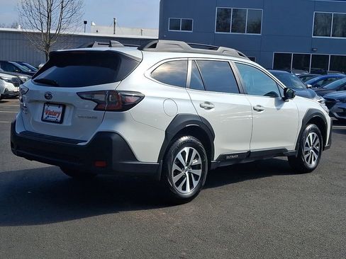 Used 2025 Subaru Outback Premium image 6