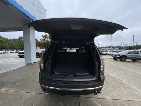 Certified 2021 Chevrolet Tahoe Premier w/ Premium Package AWD/4WD image 27